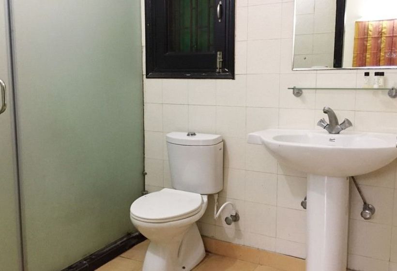 Hotel Oyo Premium Bhakti Vedanta Marg Uttar Pradesh