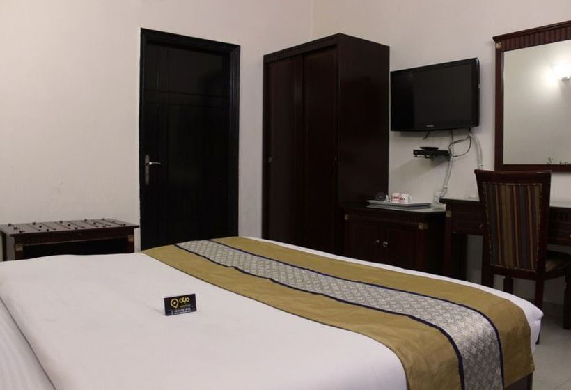 Hotel Oyo Premium Bhakti Vedanta Marg 5