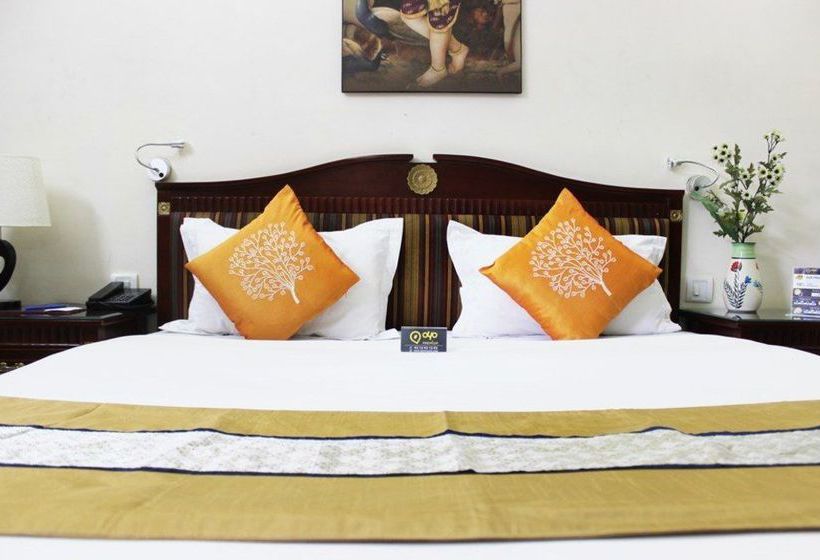 Hotel Oyo Premium Bhakti Vedanta Marg 6