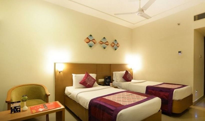 Hotel Oyo Premium Passport Office 10