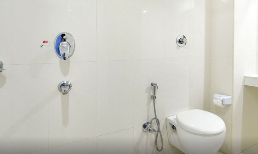 Hotel Oyo Premium Passport Office 11