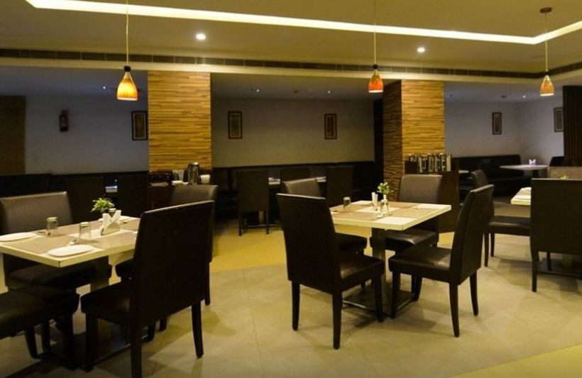 Hotel Oyo Premium Passport Office 12