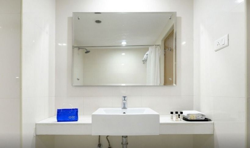 Hotel Oyo Premium Passport Office 9