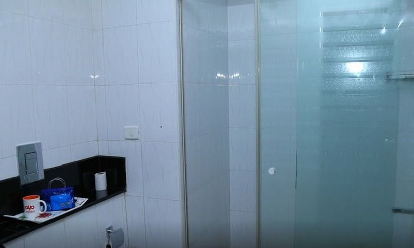 Hotel Oyo Premium Pappanamcode 1