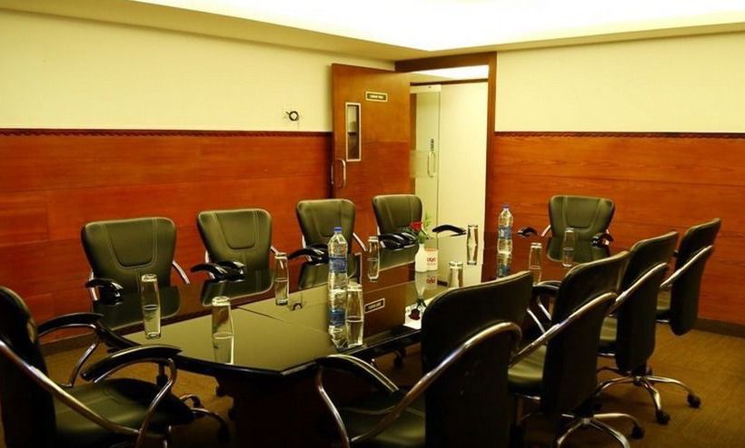 Hotel Oyo Premium Pappanamcode 10