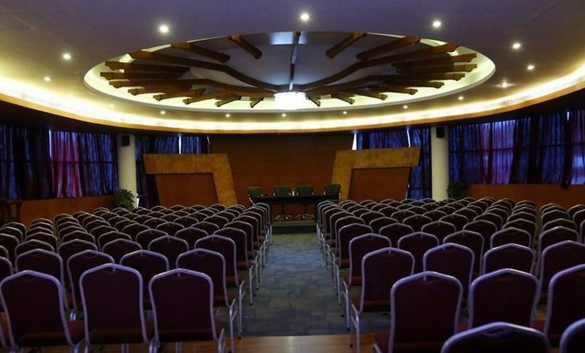 Hotel Oyo Premium Pappanamcode 4