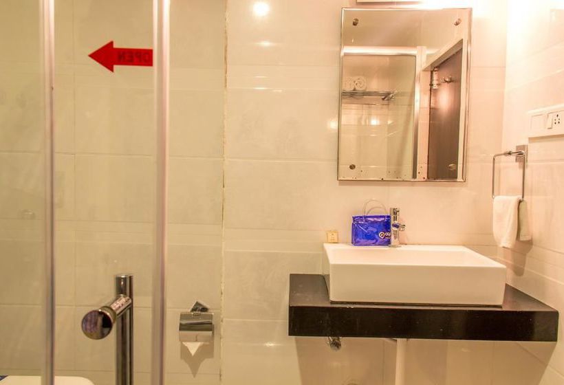 Hotel Oyo Premium Gajuwaka Junction 2