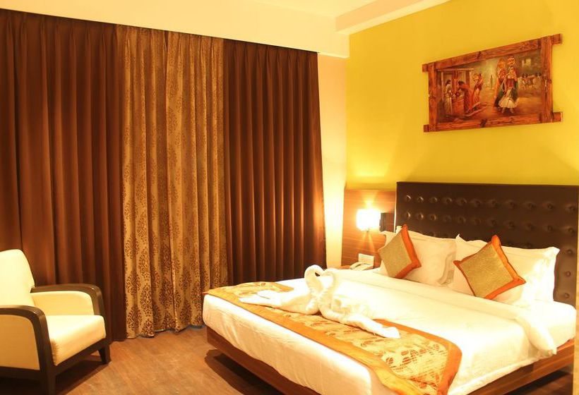 Hotel The Byke Suraj Plaza 8