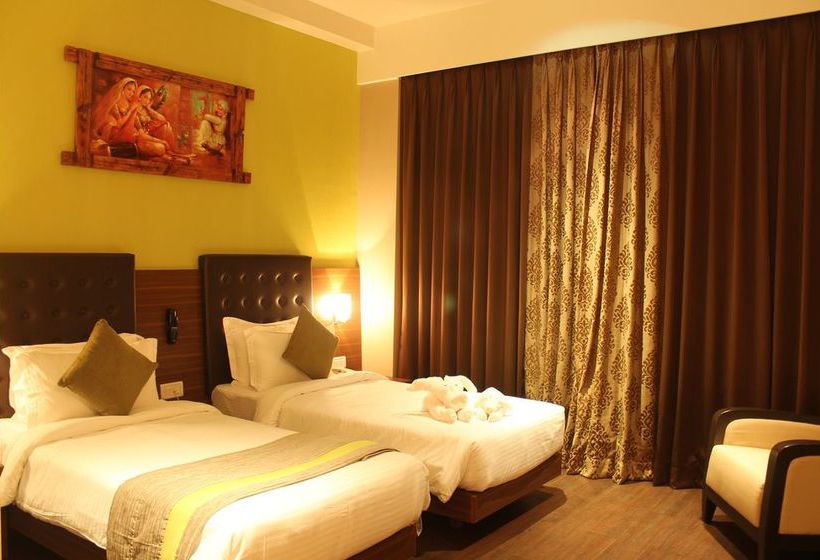Hotel The Byke Suraj Plaza 9