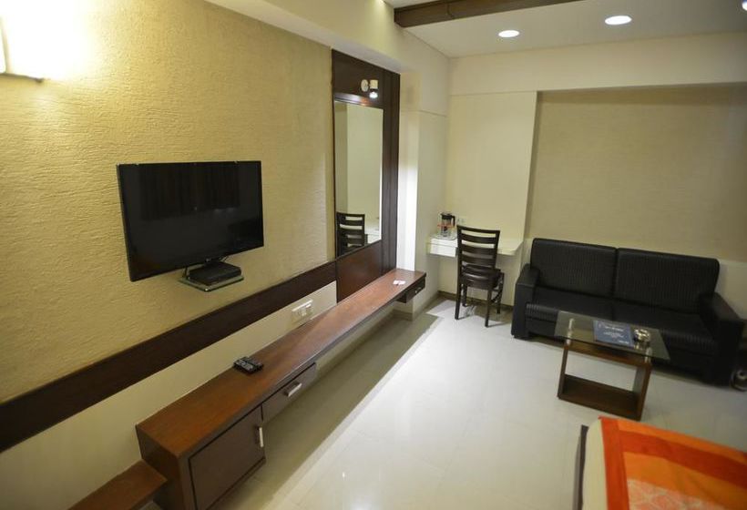 Hotel Oyo Rooms Bbc Tower Sayajigunj 2