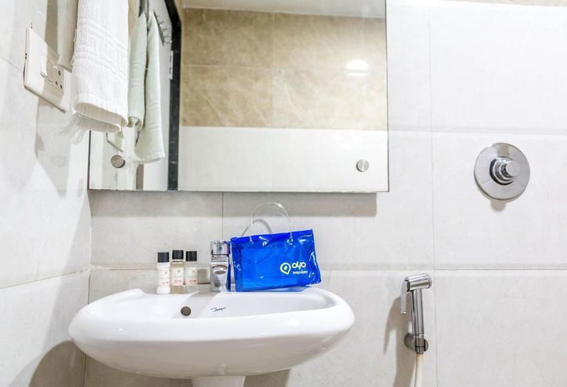 Hotel Oyo Rooms Dolphin Circle 12