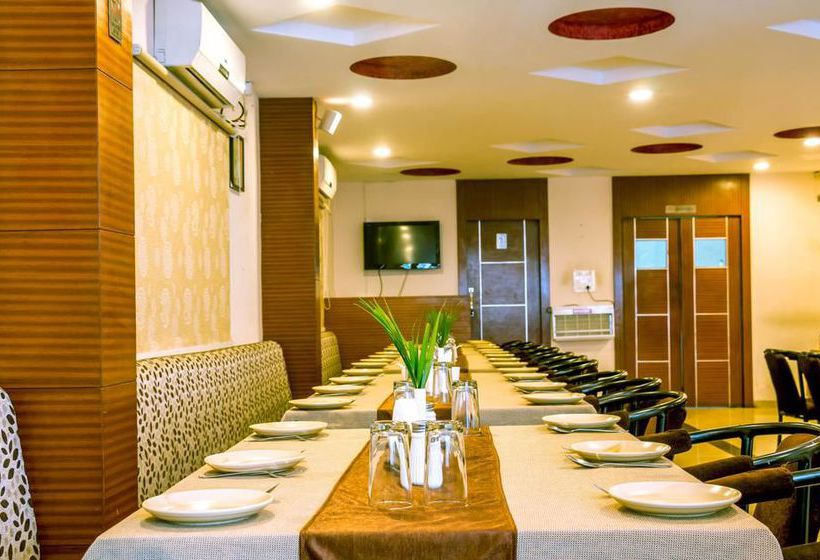 Hotel Oyo Rooms Dolphin Circle 9