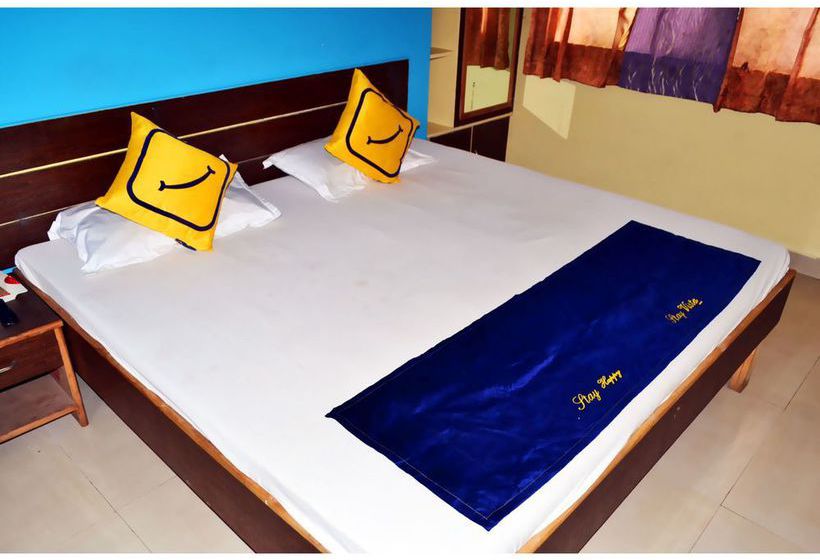 Hotel Vista Rooms At Wax Museum 9