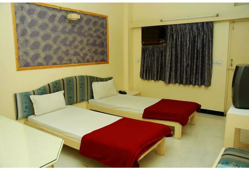 Resort Vista Rooms At Fame Cinemas 8