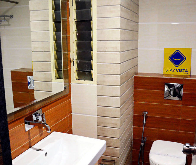 Hotel Vista Rooms At Usmanpura 13