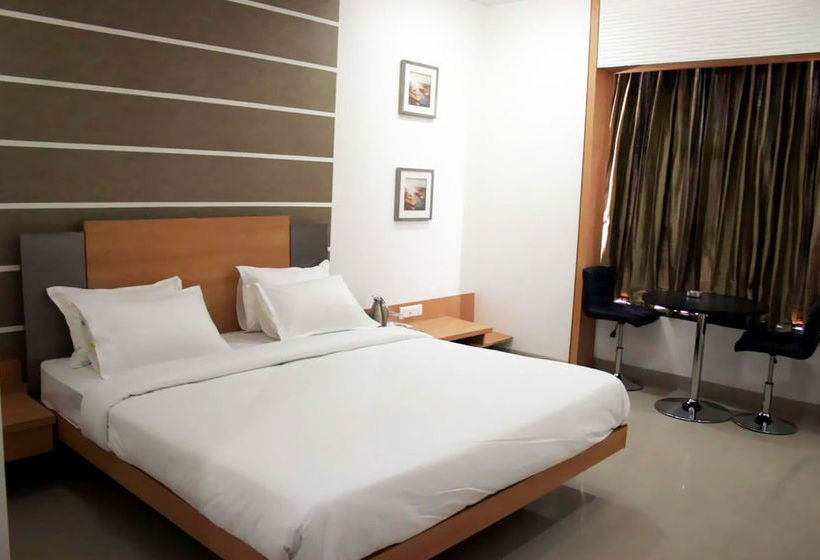 Hotel Vista Rooms At Usmanpura 5