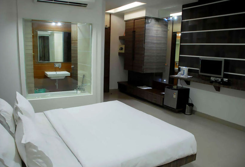 Hotel Vista Rooms At Usmanpura 7