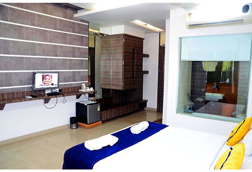Hotel Vista Rooms At Usmanpura 9