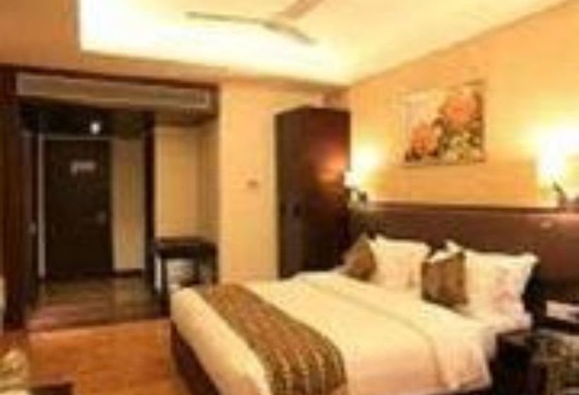 Hotel Vista Rooms At Dhar Road 4