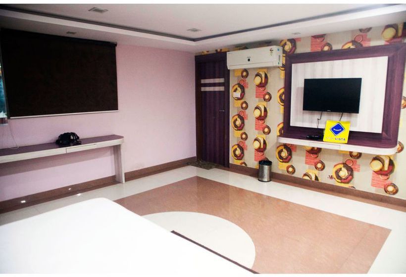 Hotel Vista Rooms At M.p Nagar 9