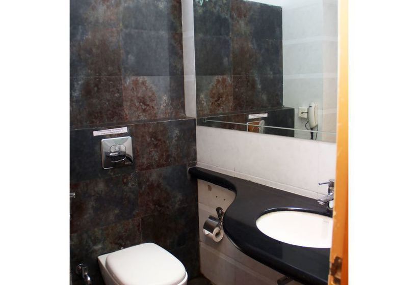 Hotel Stay Vista Rooms At Mangal City Mall Indore Madhya Pradesh