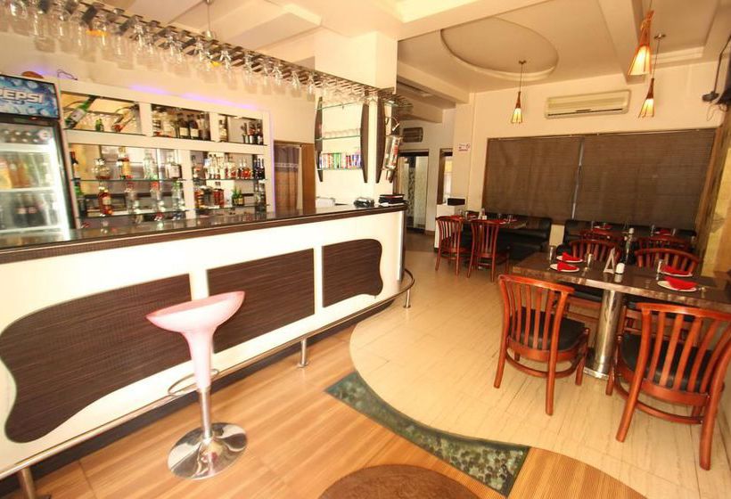 Hotel Oyo Rooms Mashal Chowk 12