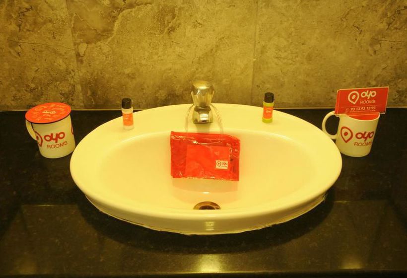 Hotel Oyo Rooms Railway Stn. Geetha Hall Road 1