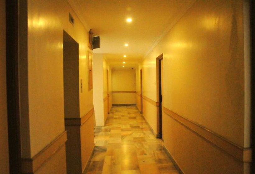 Hotel Oyo Rooms Railway Stn. Geetha Hall Road 9