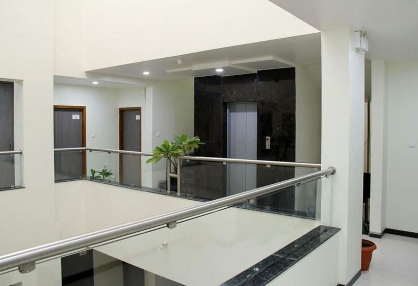 Hotel Oyo Rooms Railway Station Bazar 4