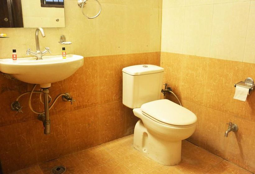 Hotel Oyo Rooms Huda Metro Station 2