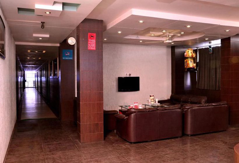 Hotel Oyo Rooms Kasim Gali Station Road 4