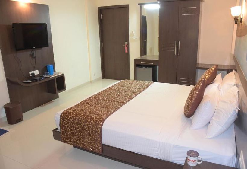 Hotel Oyo Premium Teen Batti Devka Road 9