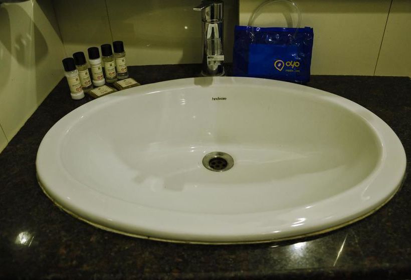 Hotel Oyo Premium Near Pgi Lucknow Uttar Pradesh