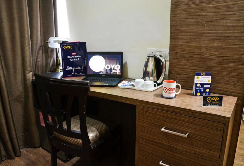 Hotel Oyo Premium Near Pgi 13