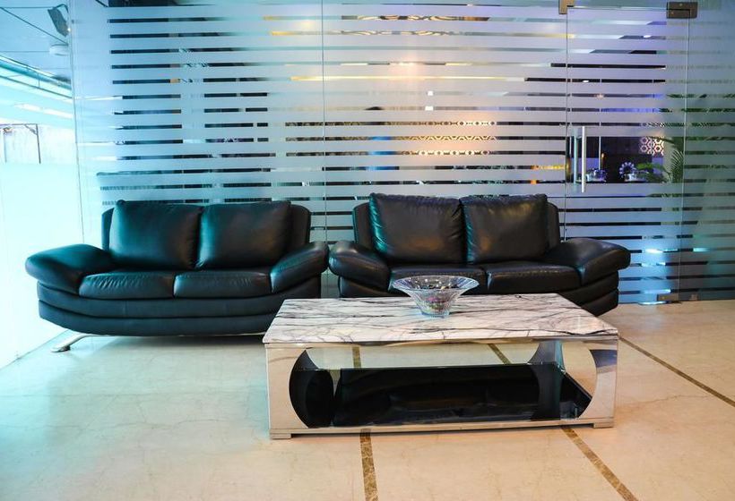 Hotel Oyo Premium Near Pgi 14