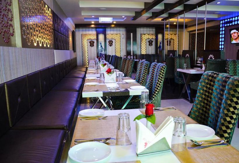 Hotel Oyo Premium Near Pgi 2