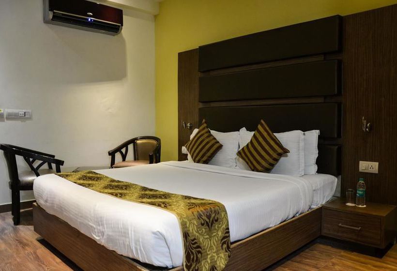 Hotel Oyo Premium Near Pgi 4