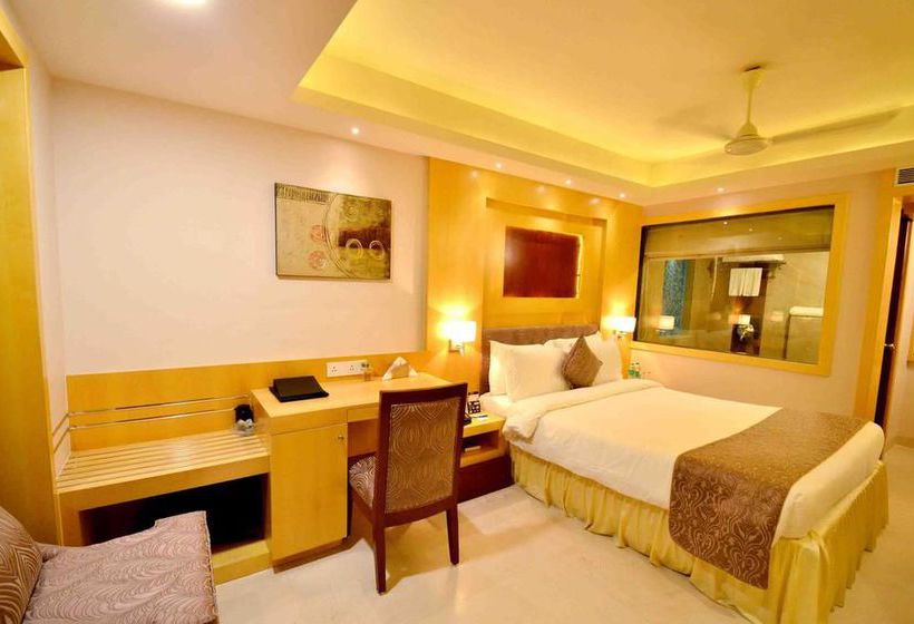 Hotel Oyo Premium Satya Sai Square 5