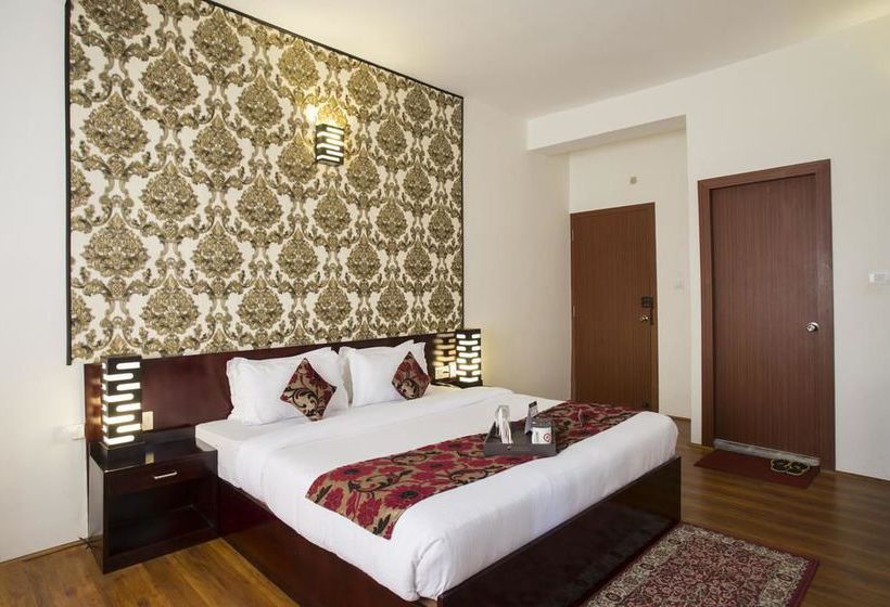 Hotel Oyo Premium Paljor Stadium 8