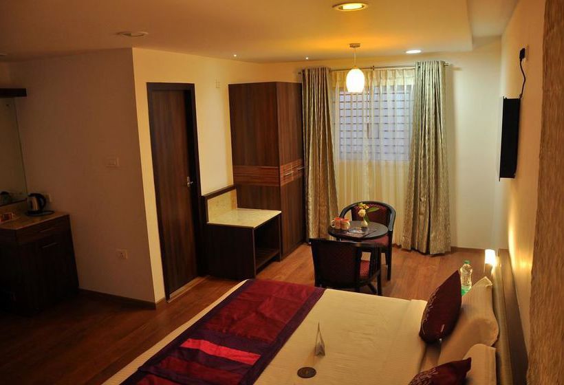 Hotel Oyo Premium Observatory Road 17