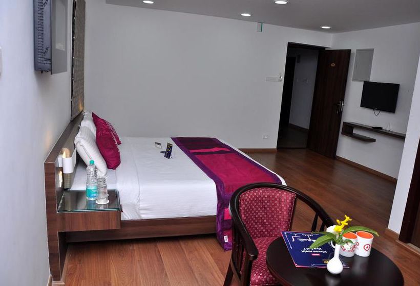 Hotel Oyo Premium Observatory Road 18