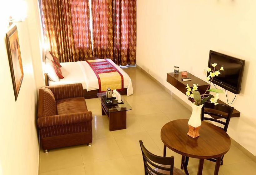 Hotel Oyo Premium Golf Course Ii 7