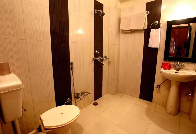 Hotel Oyo Rooms Air Force Circle