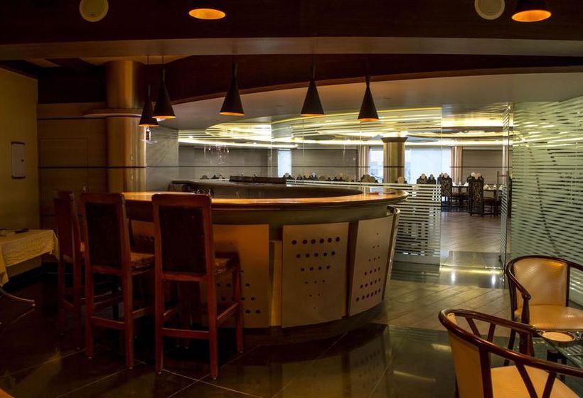 Hotel Oyo Premium Zone I Mp Nagar 11