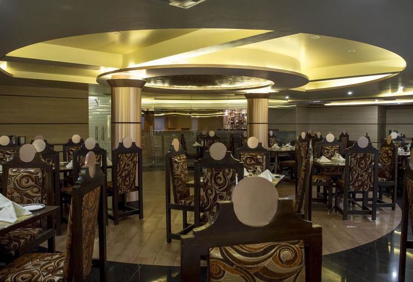 Hotel Oyo Premium Zone I Mp Nagar 2