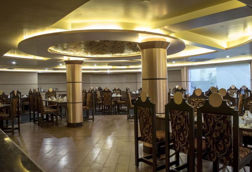 Hotel Oyo Premium Zone I Mp Nagar 3