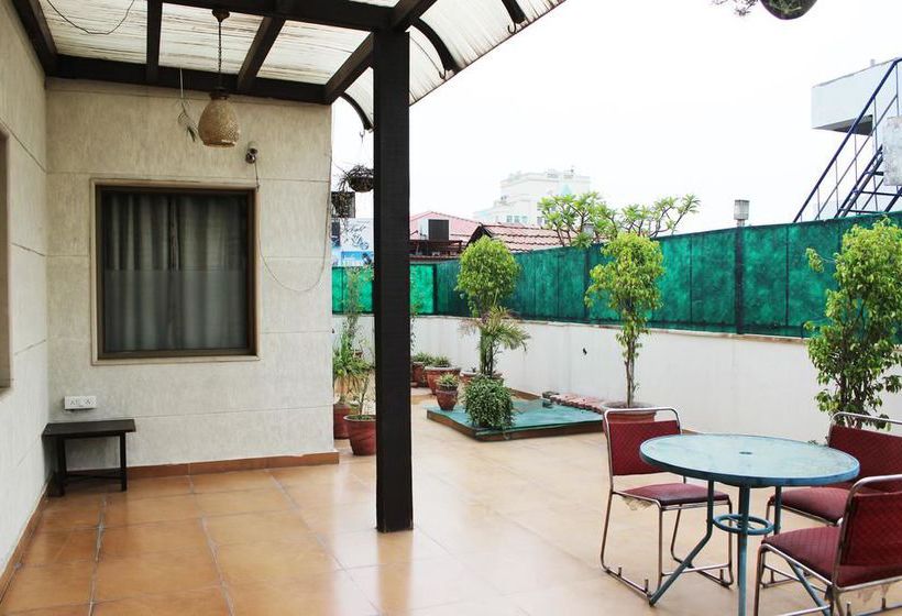 Hotel Oyo Premium Galleria Market Dlf 4 13