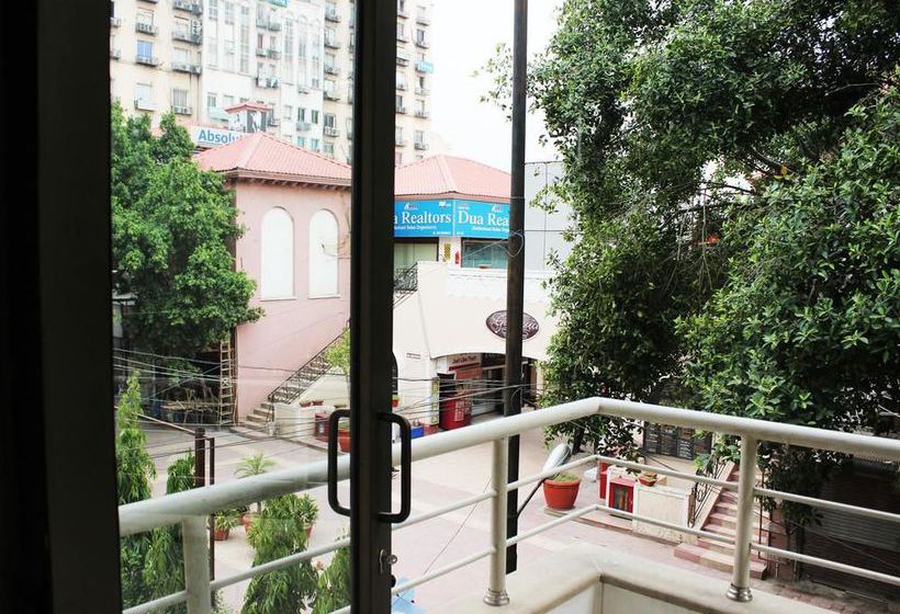 Hotel Oyo Premium Galleria Market Dlf 4 2