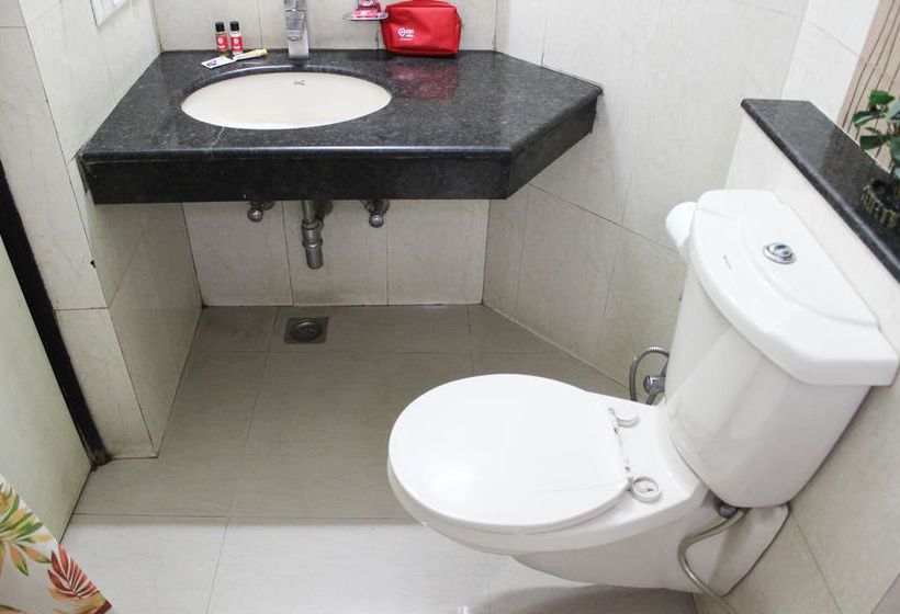 Hotel Oyo Premium Galleria Market Dlf 4 3