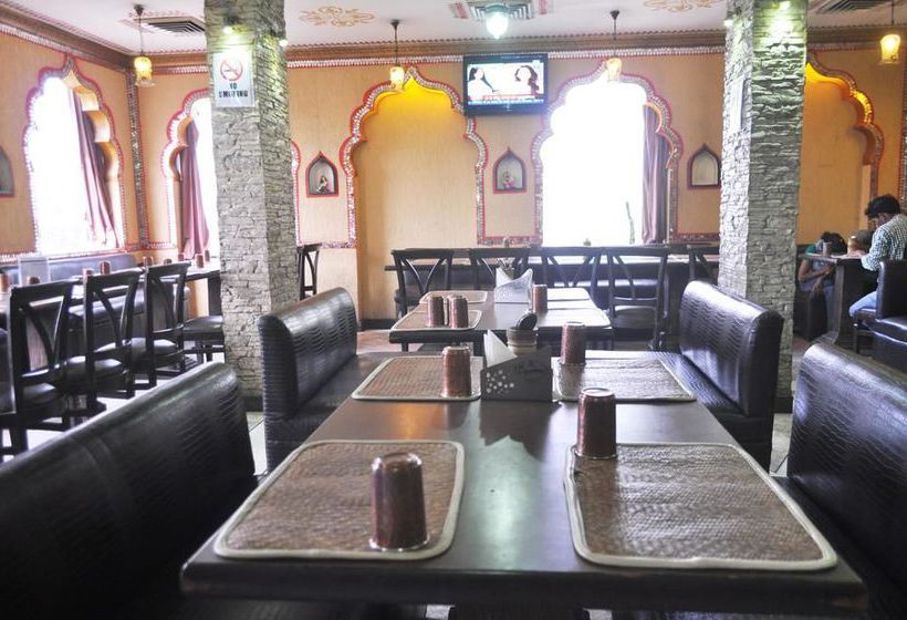 Hotel Oyo Premium Old Gurgaon 4